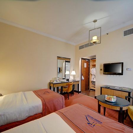 Rayan Hotel Corniche Шарджа Екстериор снимка