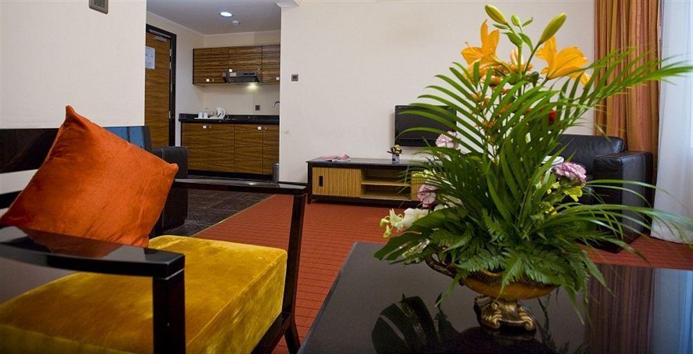 Rayan Hotel Corniche Шарджа Екстериор снимка