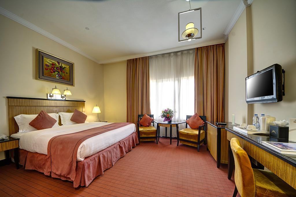 Rayan Hotel Corniche Шарджа Екстериор снимка