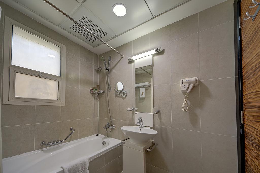 Rayan Hotel Corniche Шарджа Екстериор снимка