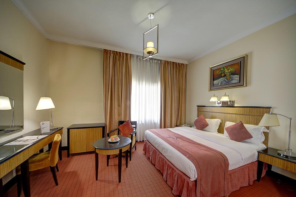 Rayan Hotel Corniche Шарджа Екстериор снимка