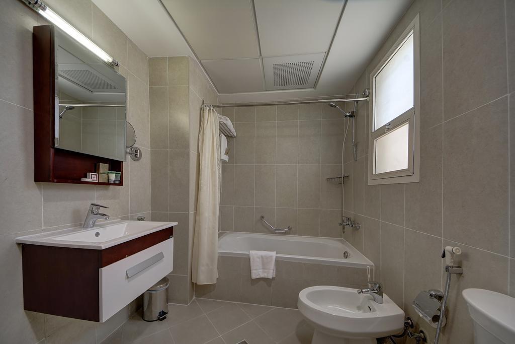 Rayan Hotel Corniche Шарджа Екстериор снимка