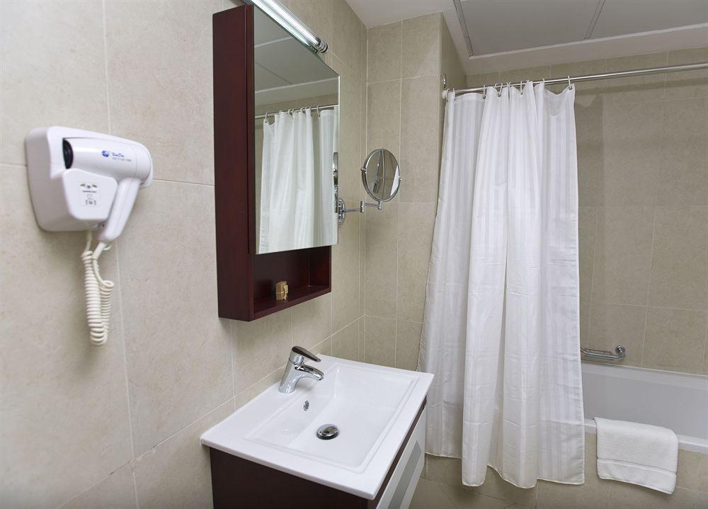Rayan Hotel Corniche Шарджа Екстериор снимка