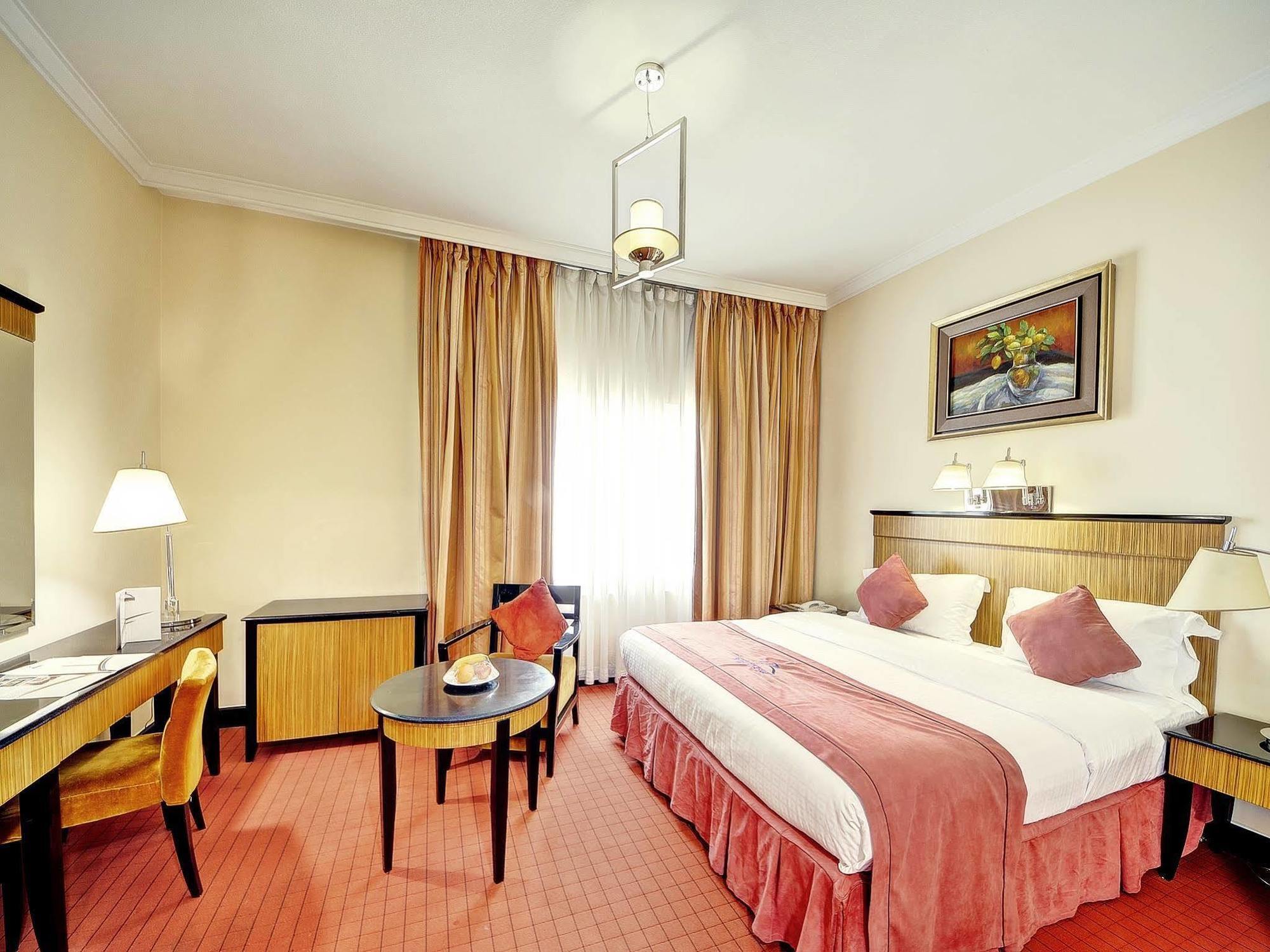 Rayan Hotel Corniche Шарджа Екстериор снимка